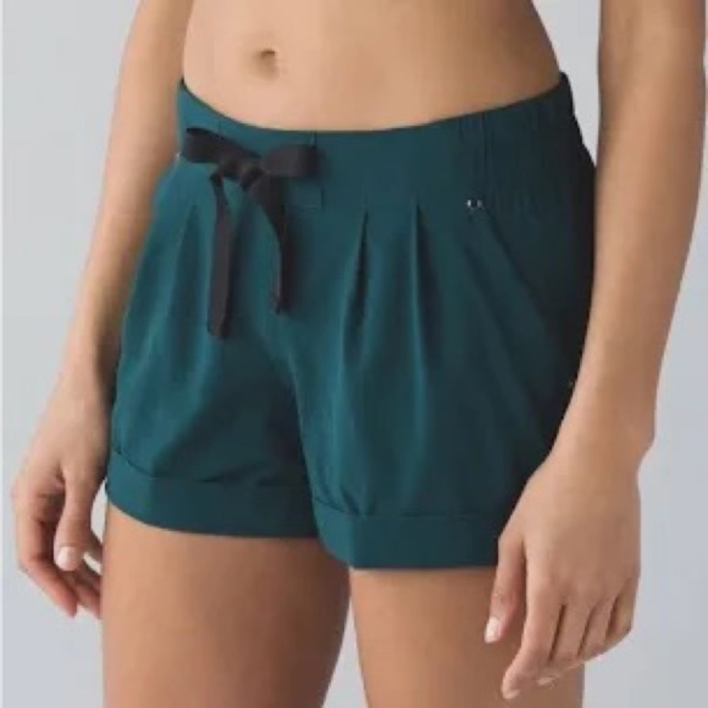 Lululemon Green Athletica Cuffed Shorts